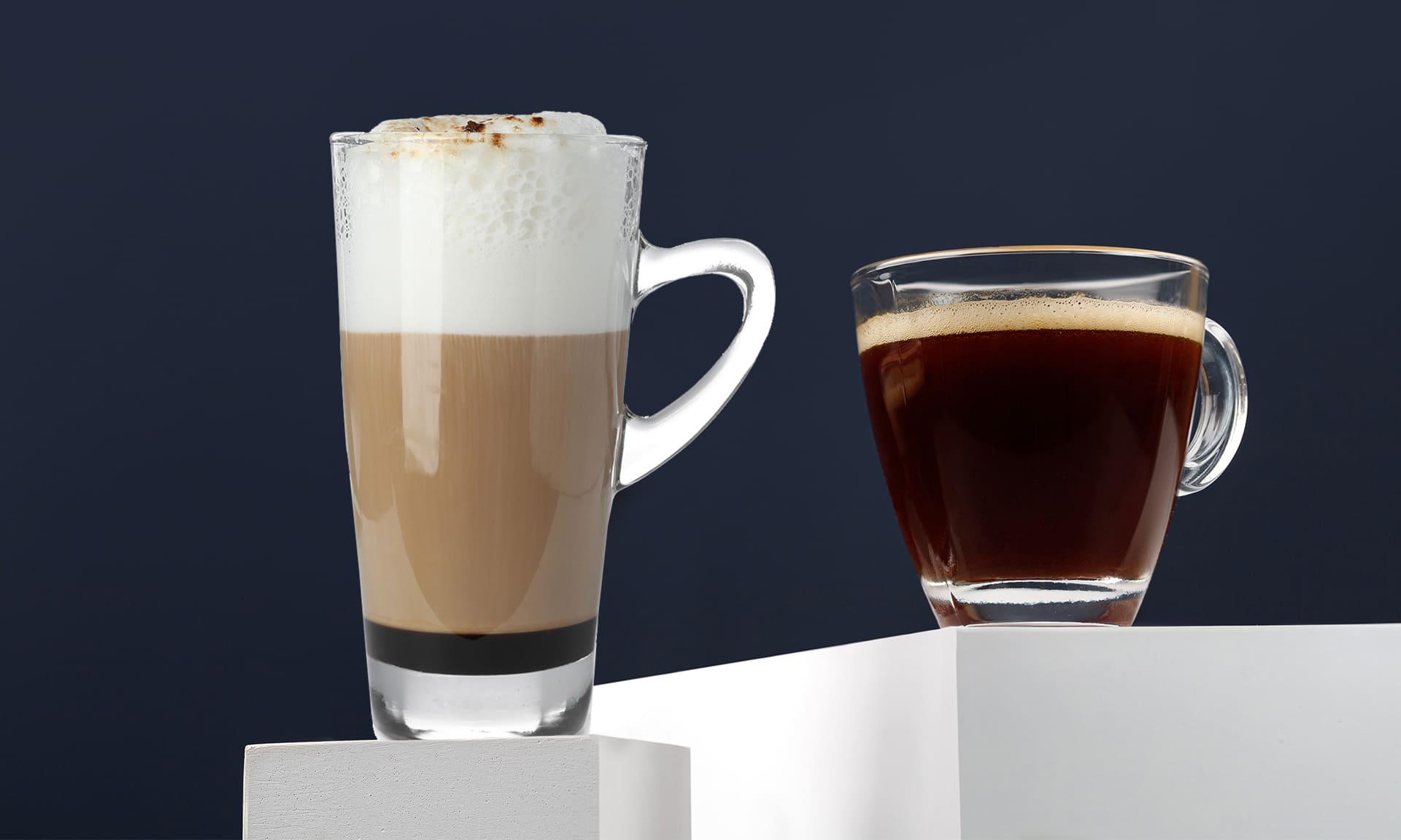 The Classic Coffee Battle: Black Coffee vs Milk Coffee